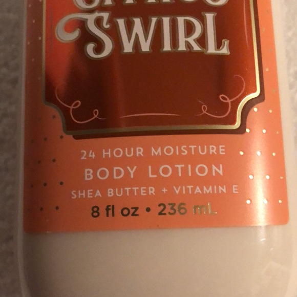 Bath & Body Works Snowy Citrus Swirl Body lotion. Never used - Picture 3 of 5